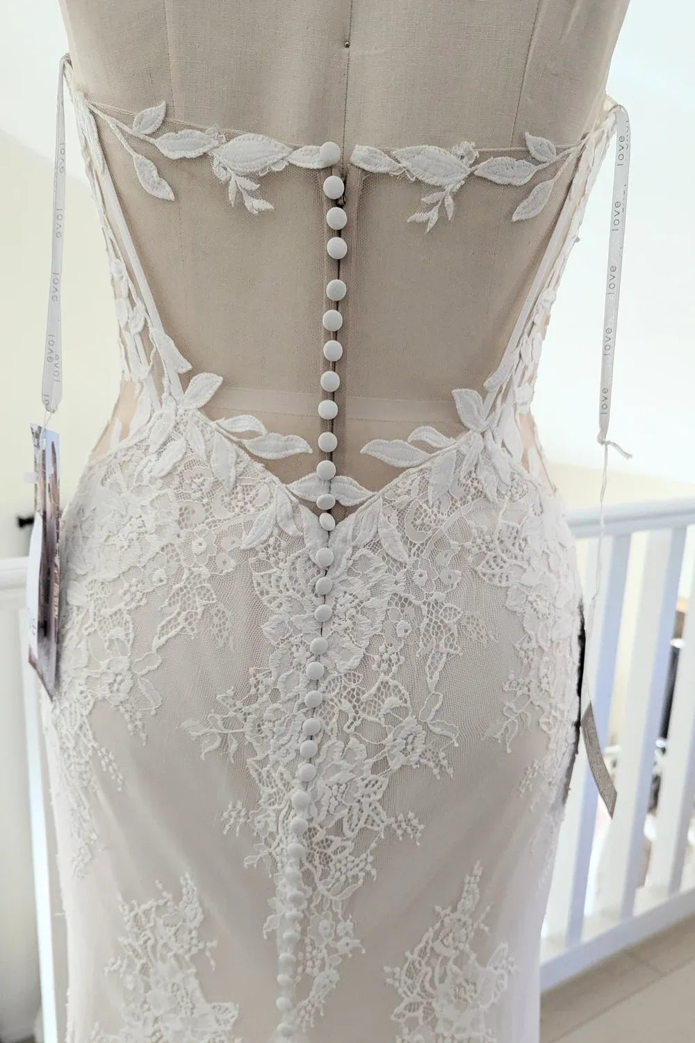 Enzoani Cadence 8