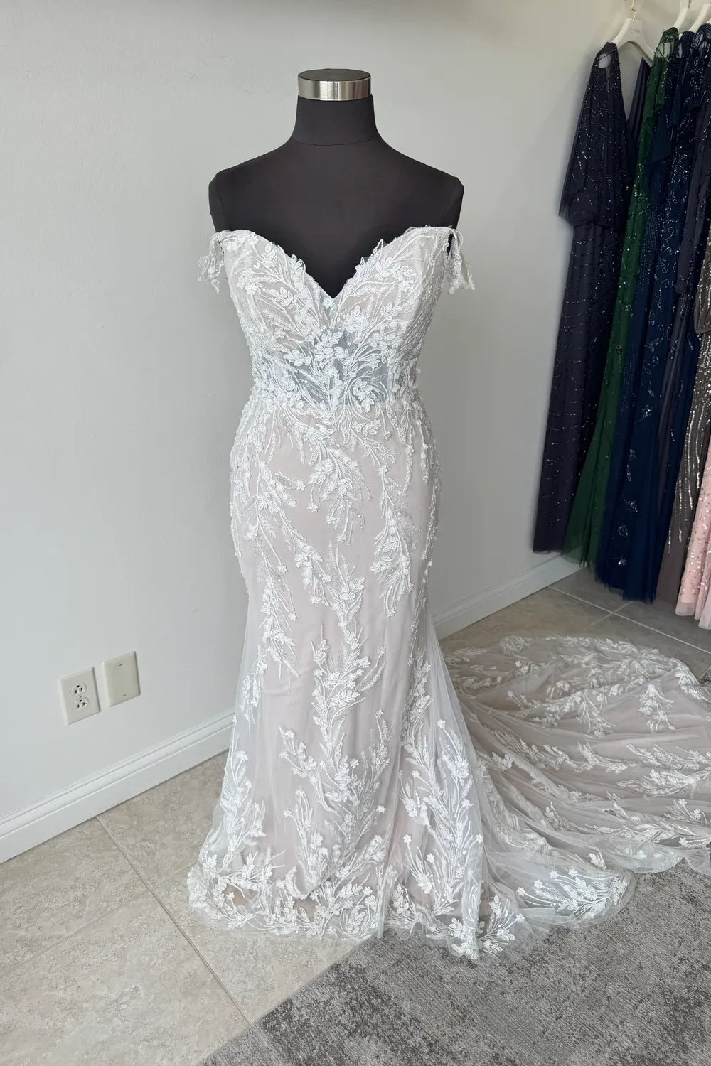 Lillian West 66290 0