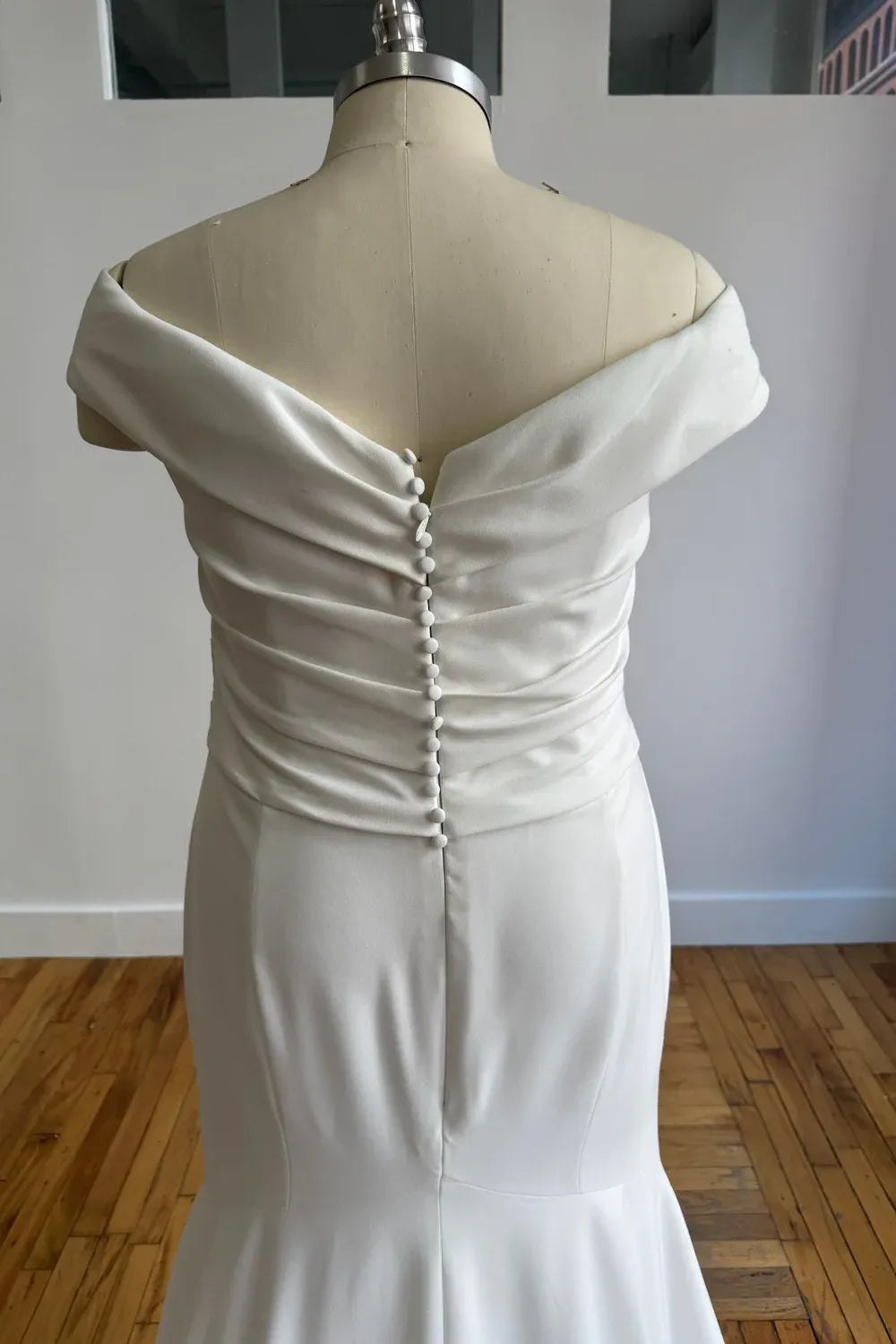 Paloma Blanca 5001XS 3