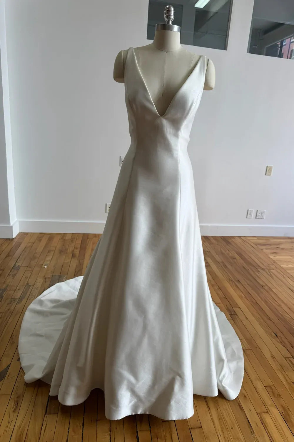 Paloma Blanca 5027 0