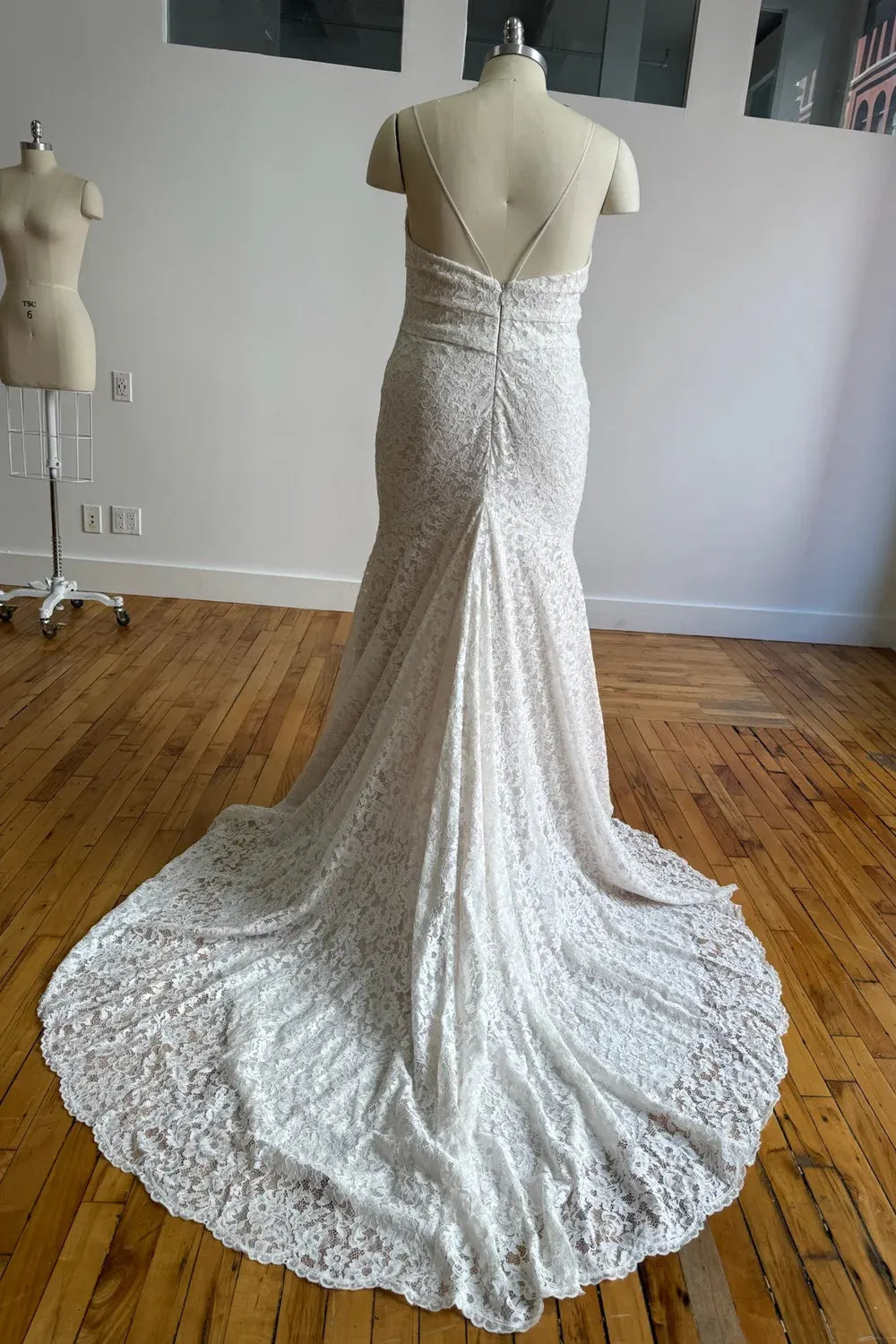 Paloma Blanca 5007XS 2