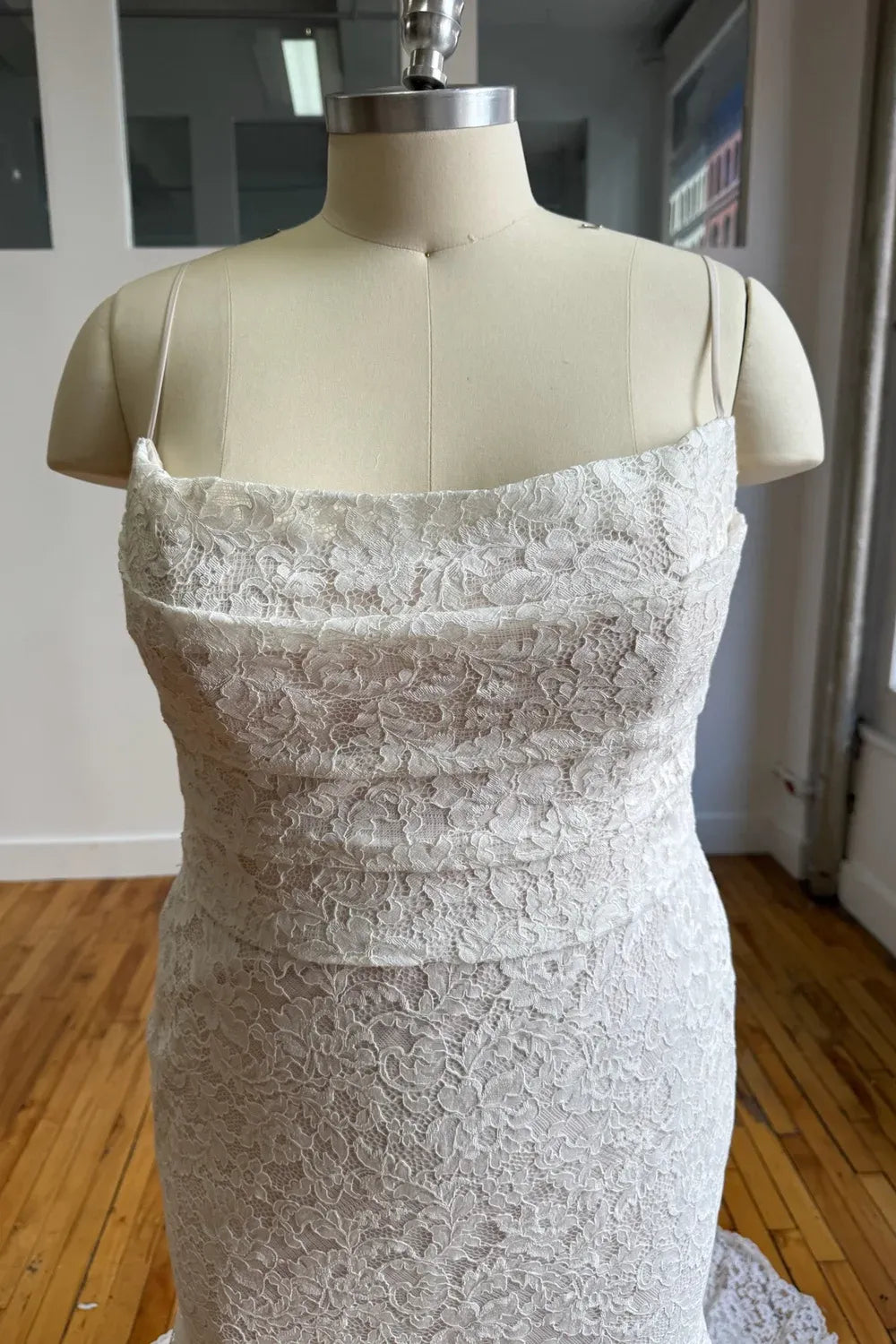 Paloma Blanca 5007XS 1