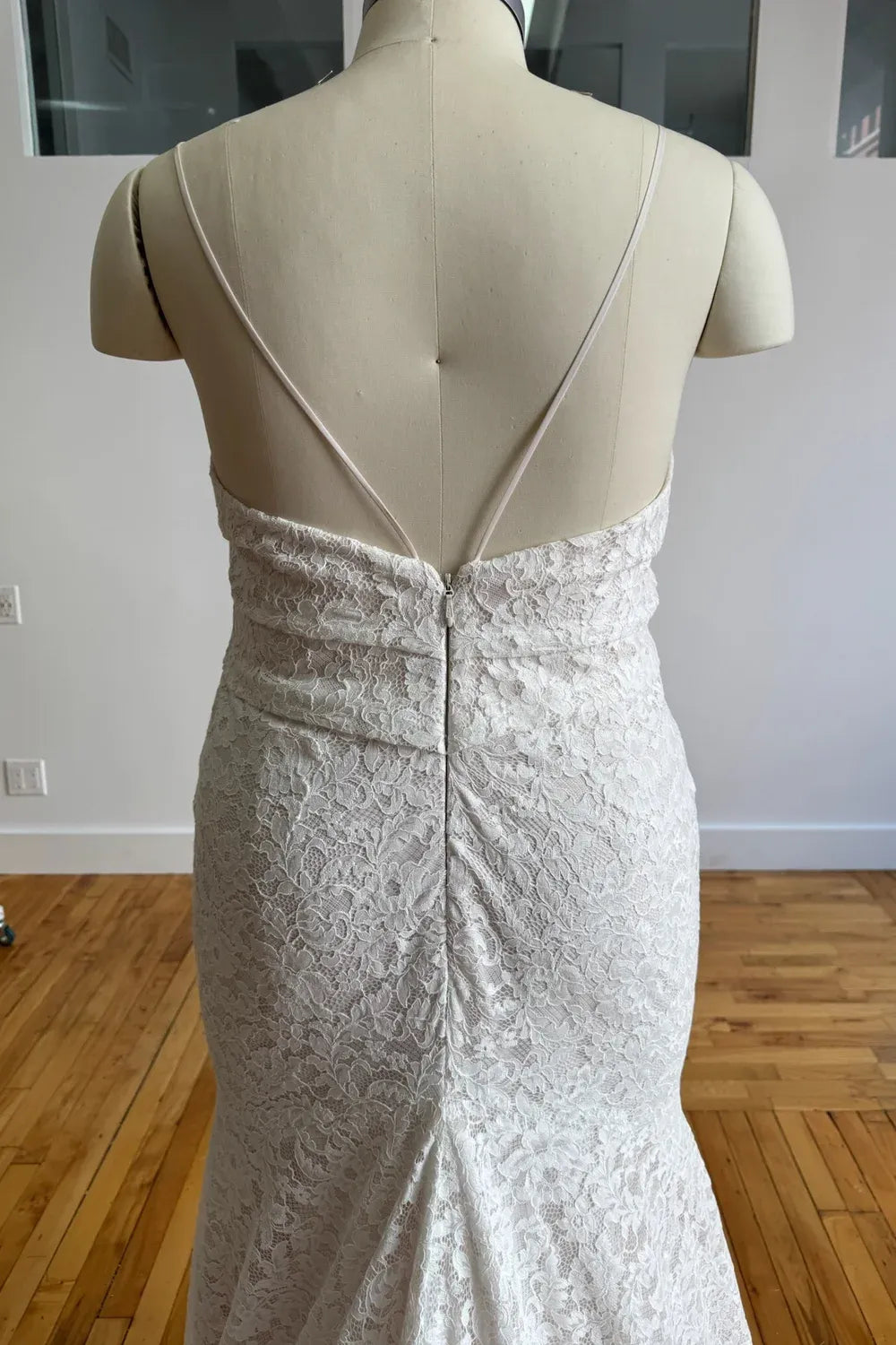 Paloma Blanca 5007XS 3