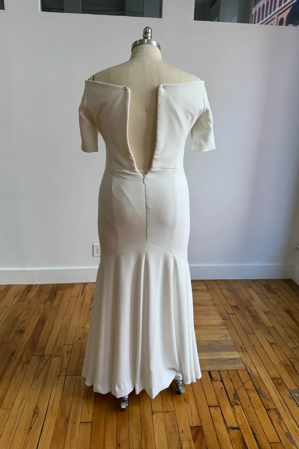 Paloma Blanca 4910XS 2