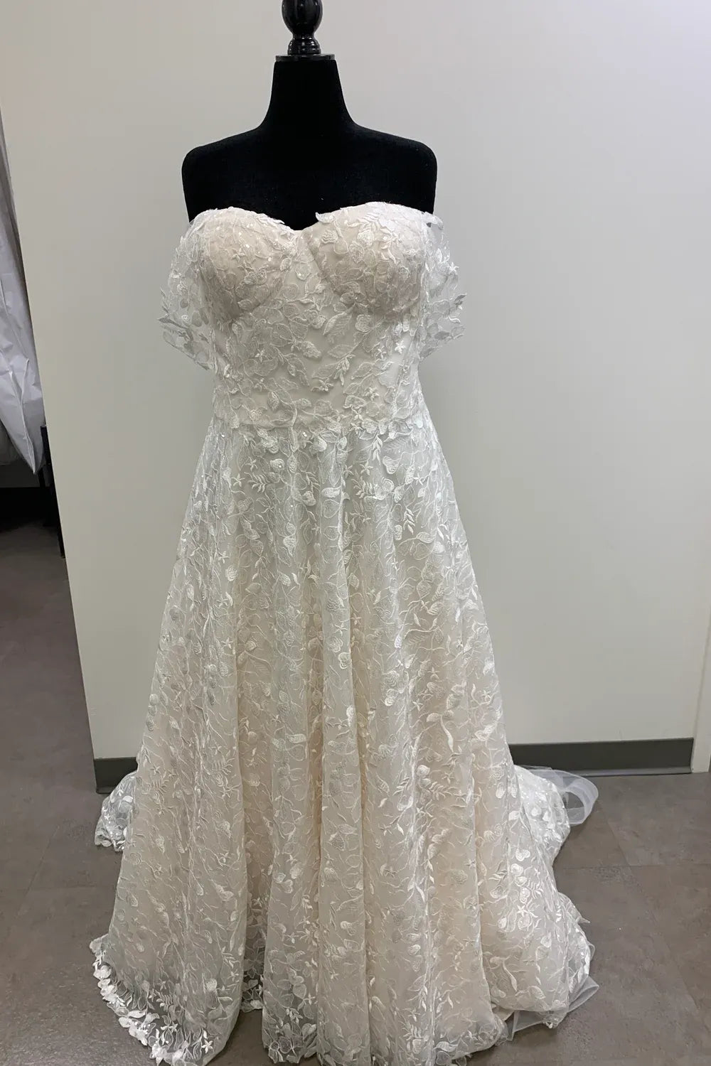 Casablanca Bridal Addilyn 0