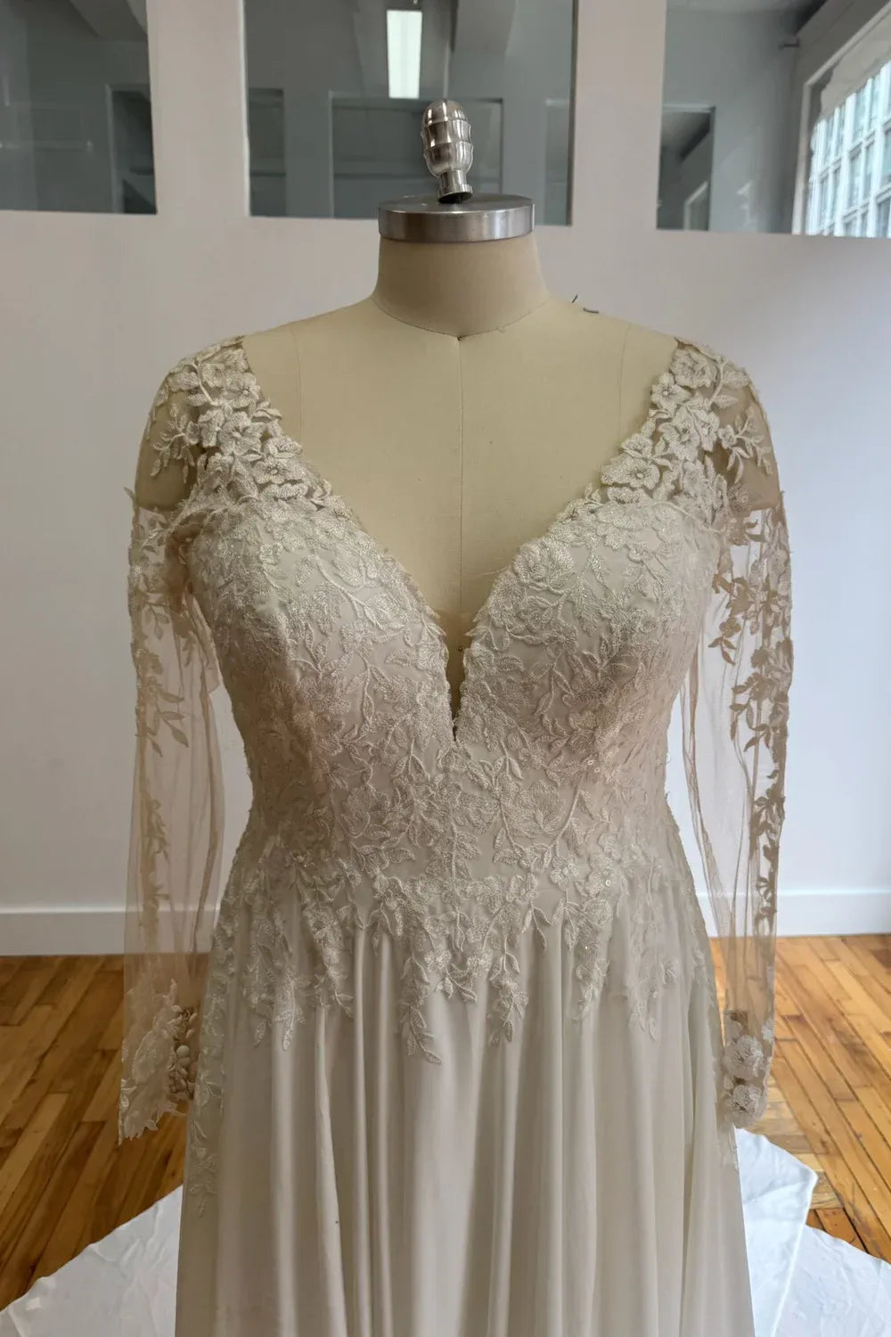 Stella York 6843XS 1