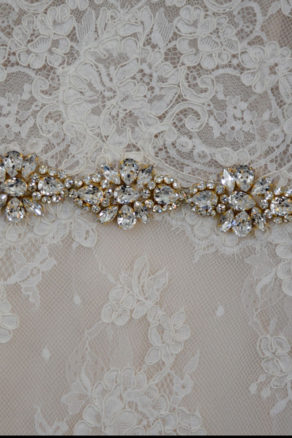 Maggie Sottero Vintage Inspired Ivory Lace Wedding Dress 4