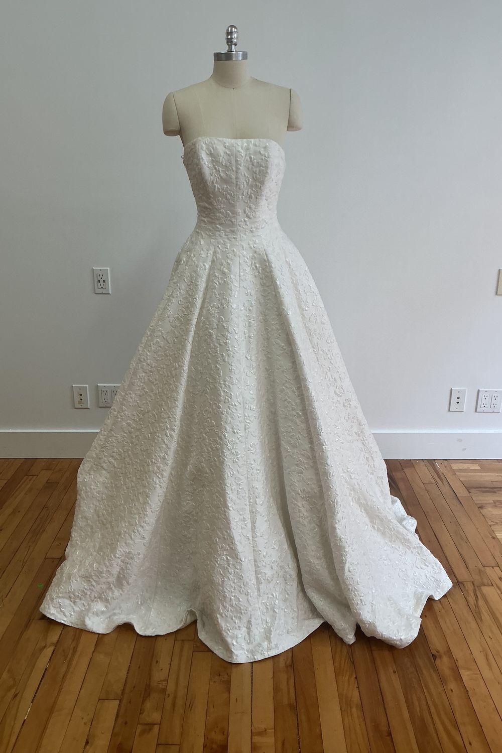 Jaclyn White Ella-Ballgown 0