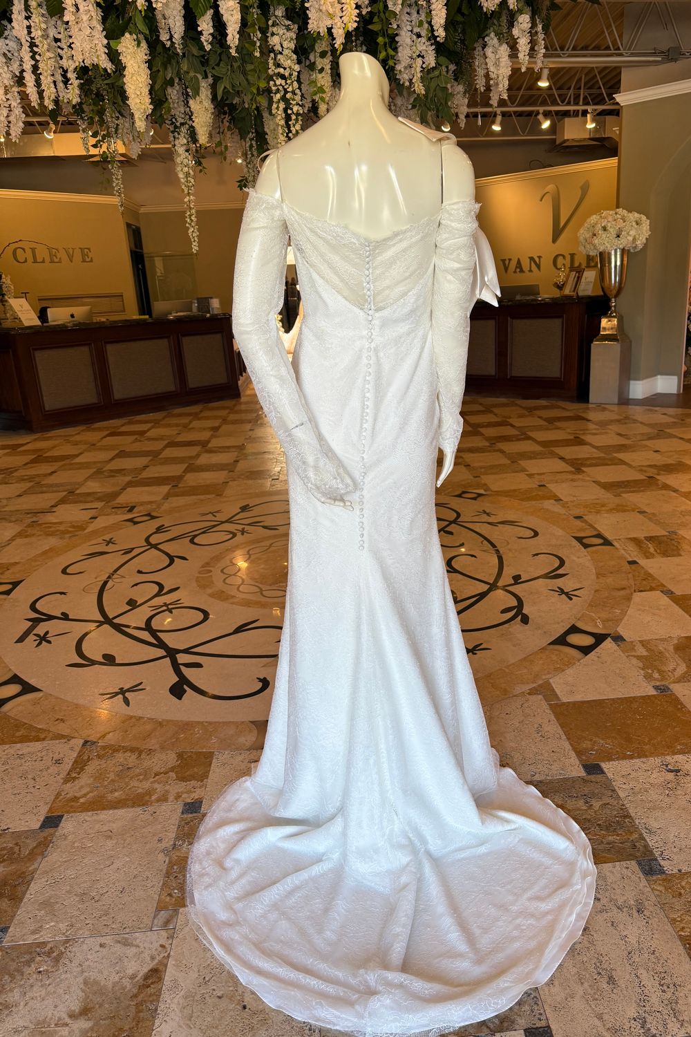 vera wang by pronovias Mercuria  5