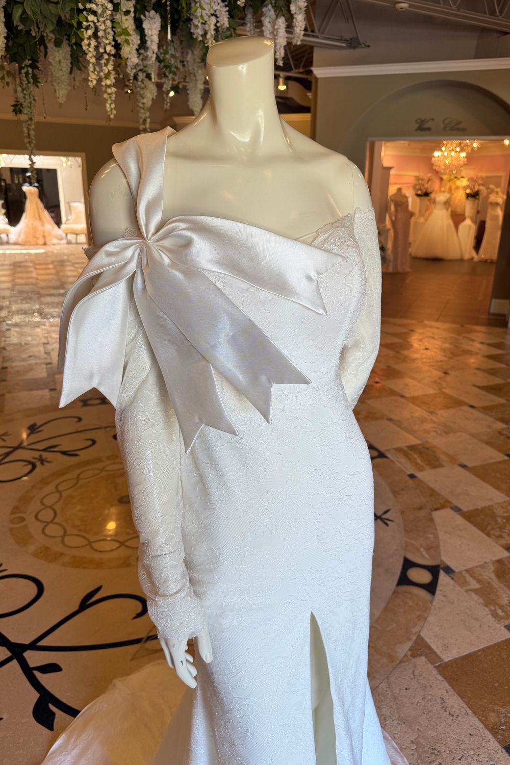 vera wang by pronovias Mercuria  4
