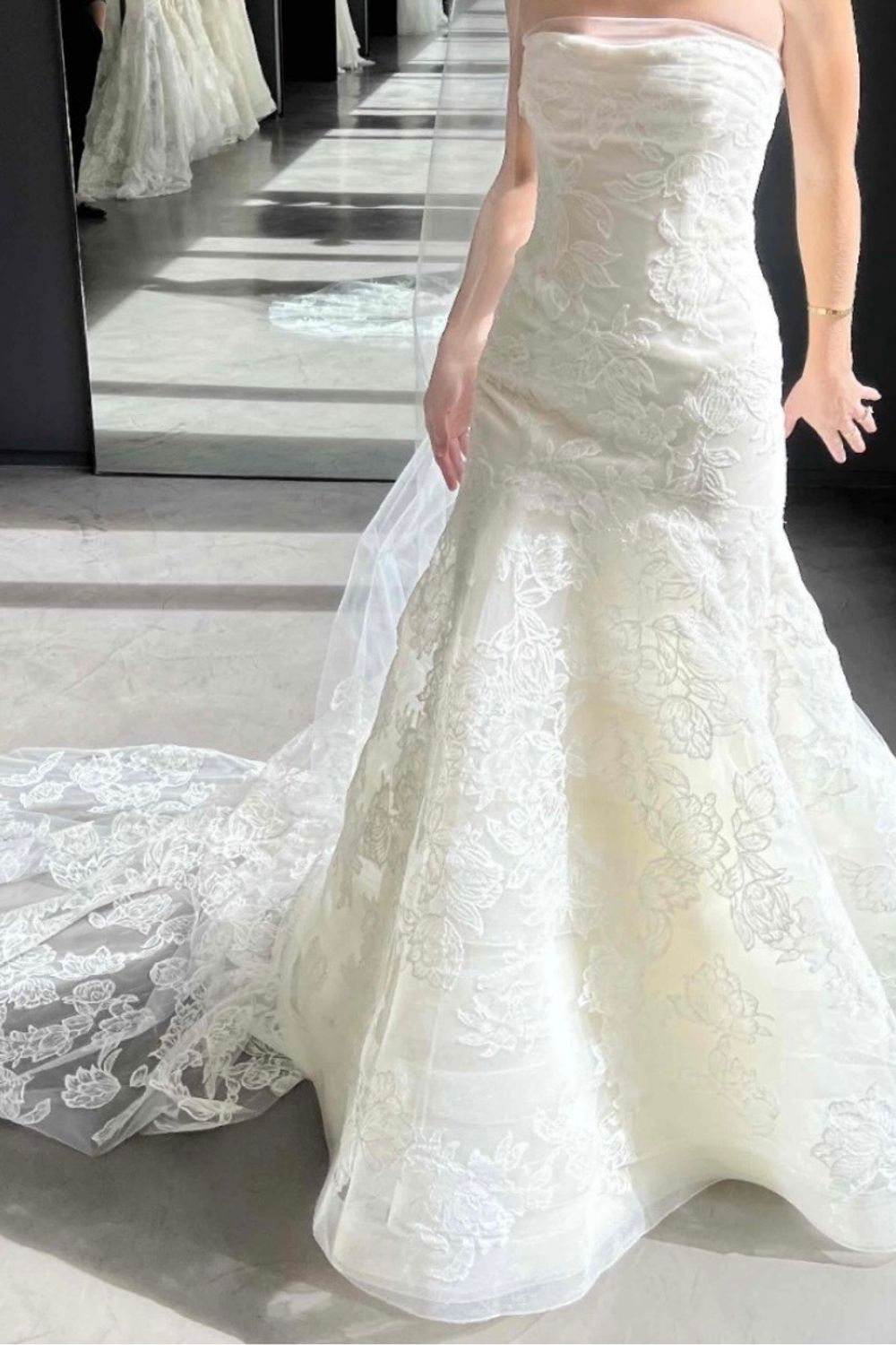 Vera Wang Leda LX with Veil 8