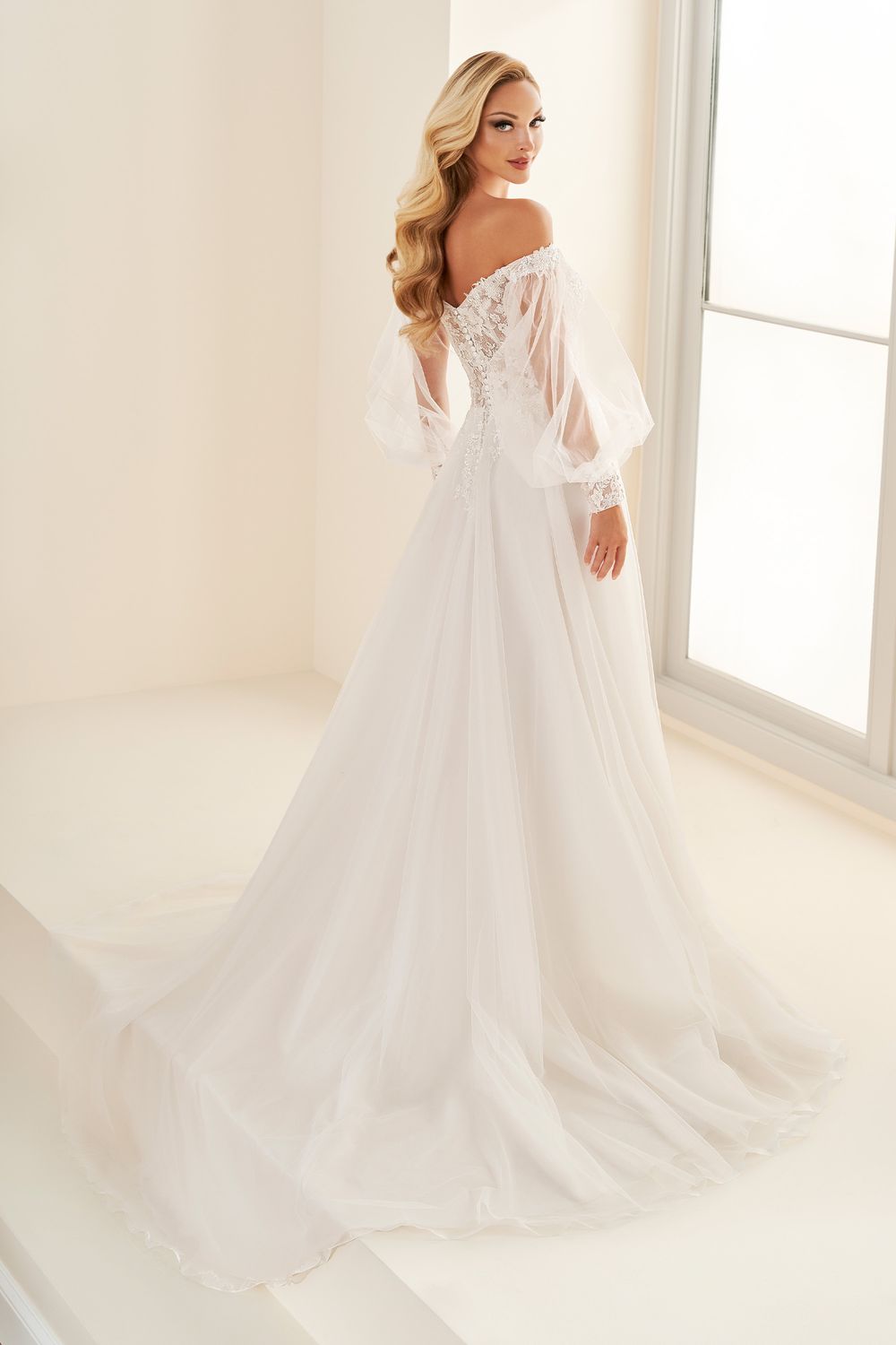 Enchanting By Moncheri E512 1