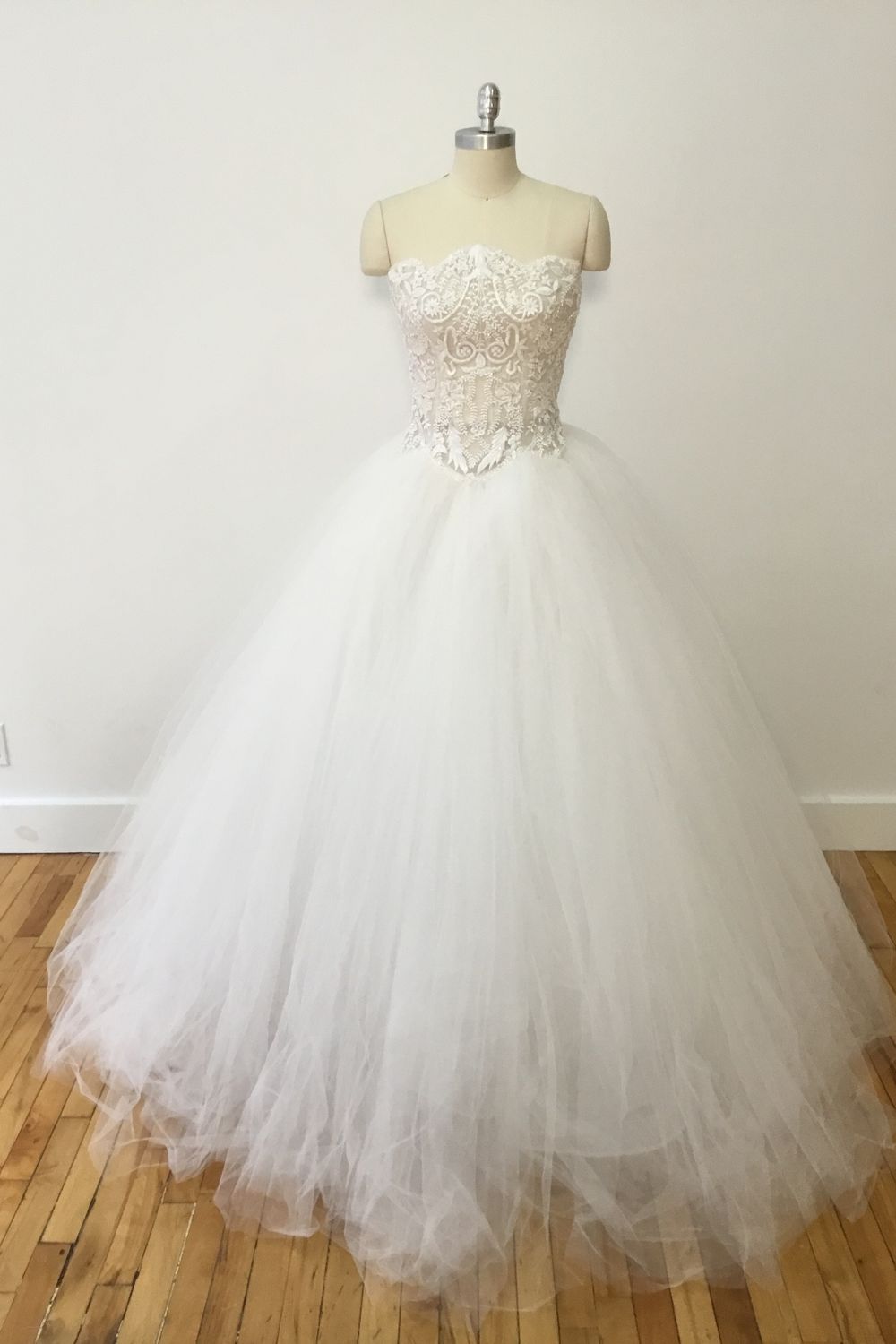 Reem Acra Whisper  1