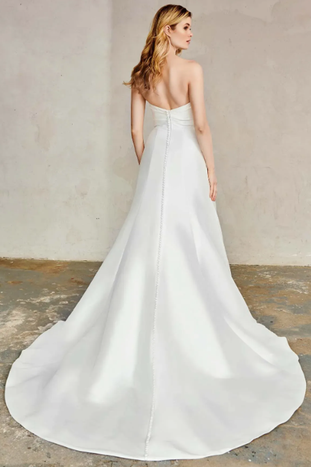 Kelly Faetanini Sadie 1