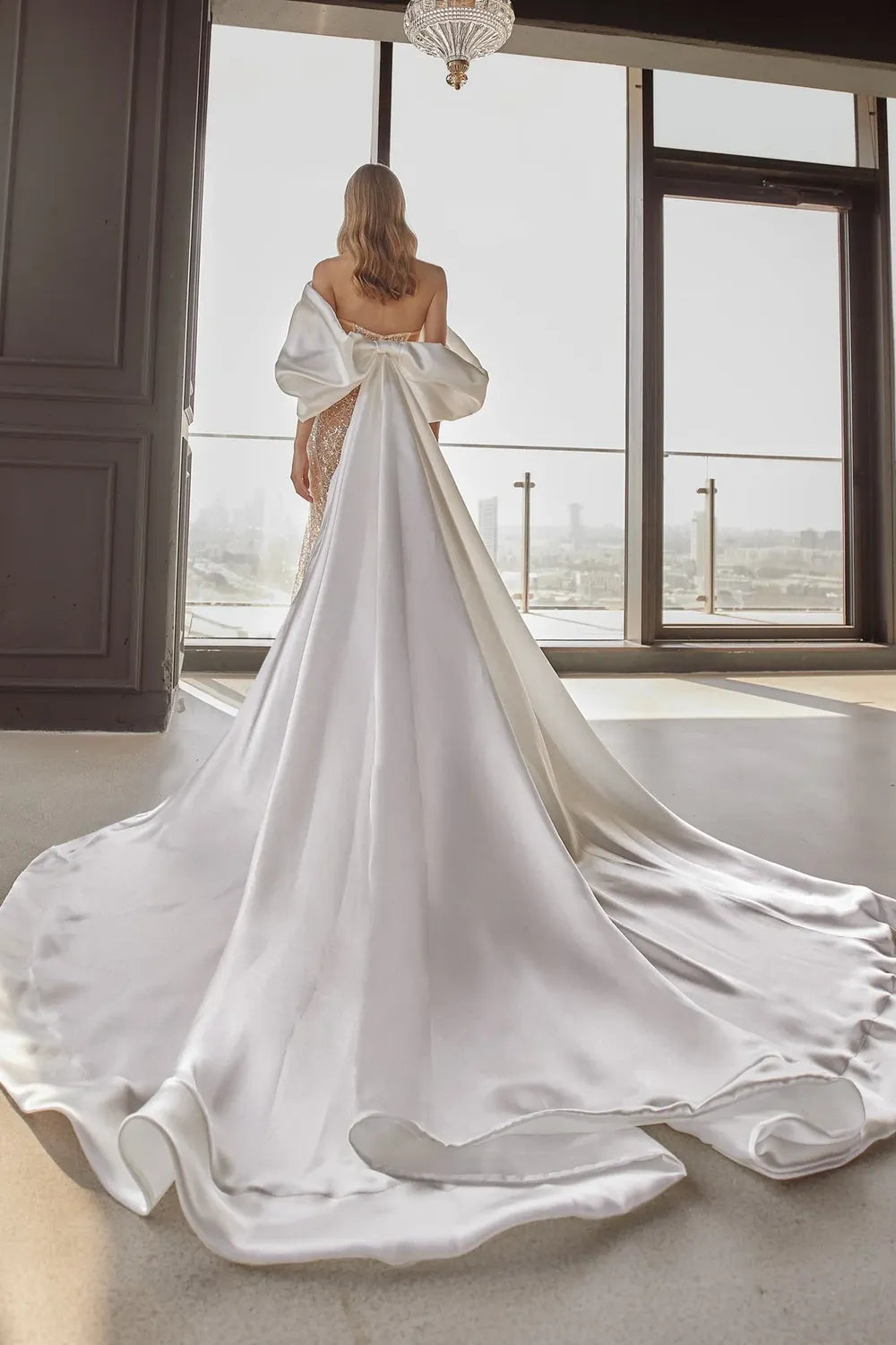 Tal Kedem Anne-cape 1