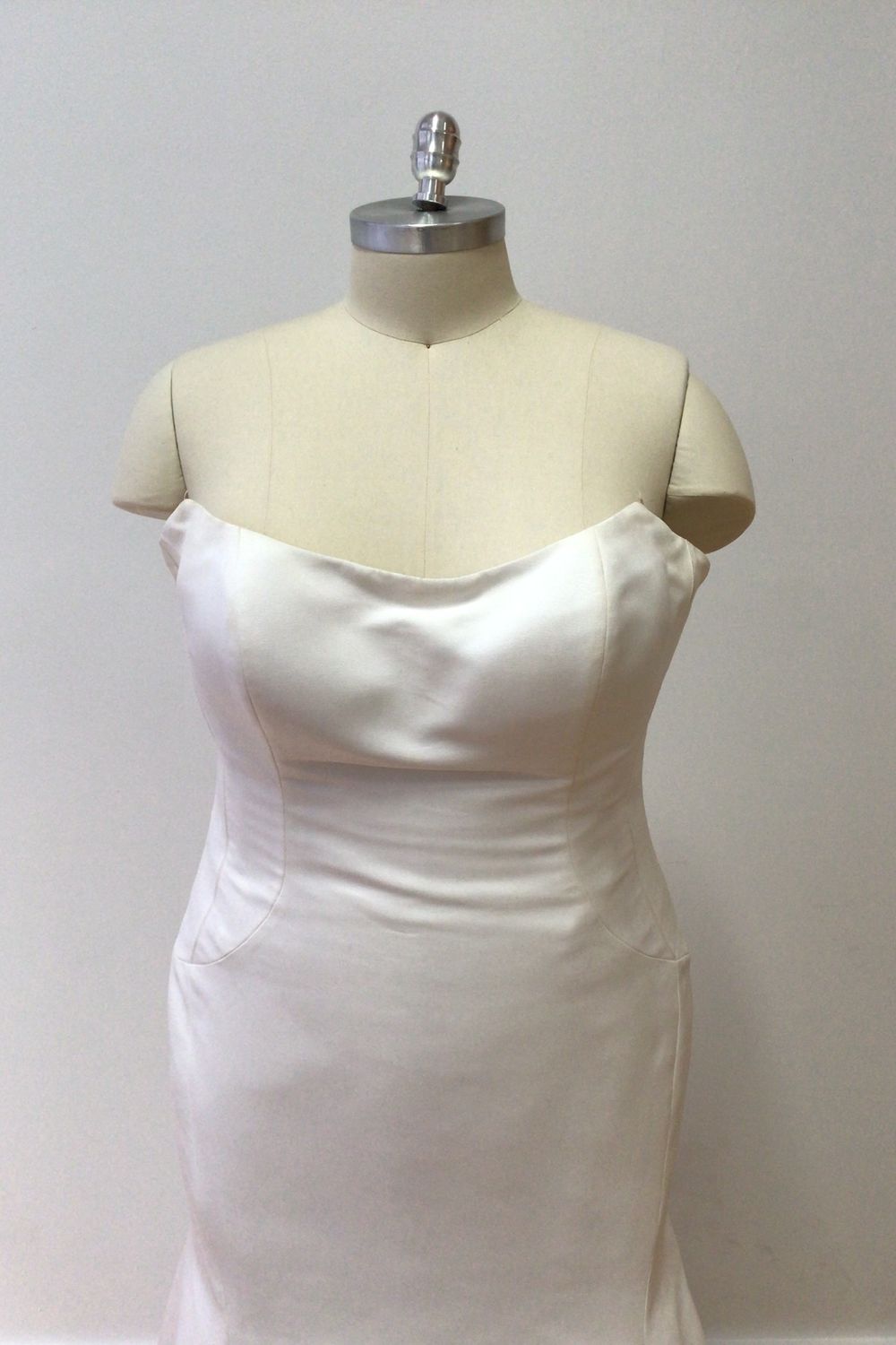 Maggie Sottero AnnikaGown-XS 3