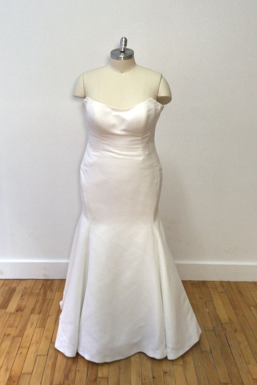 Maggie Sottero AnnikaGown-XS 2