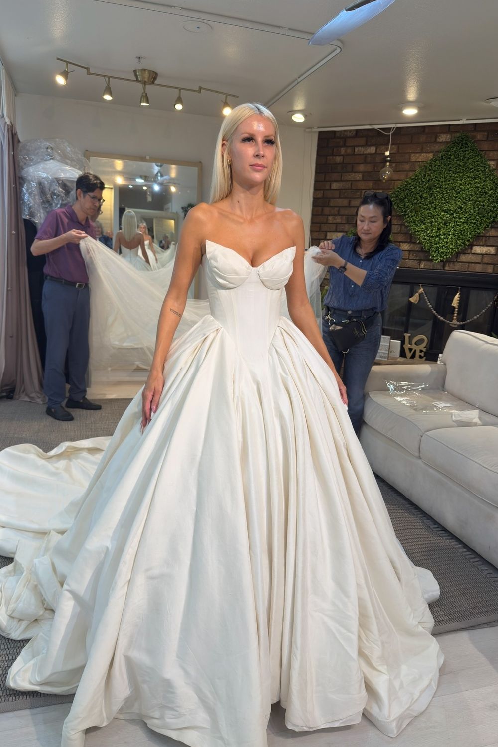 Leah Da Gloria Antionette 1