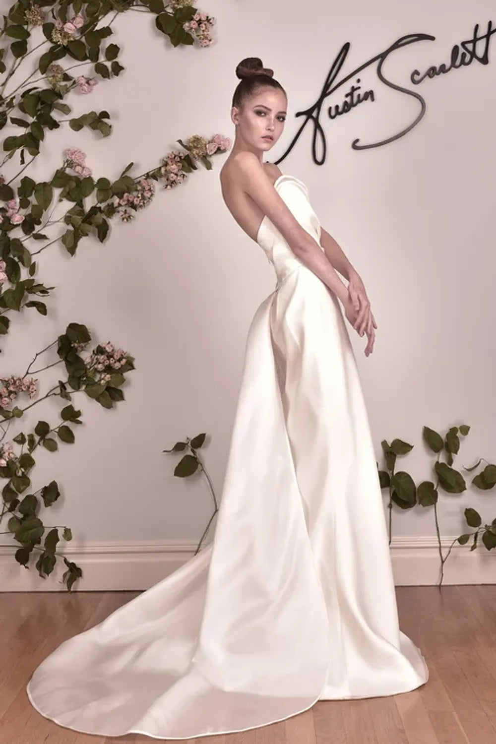 Austin Scarlett Clairvoir 1