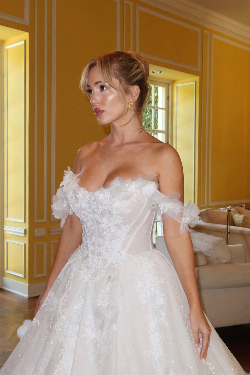 Martina Liana 1704 3