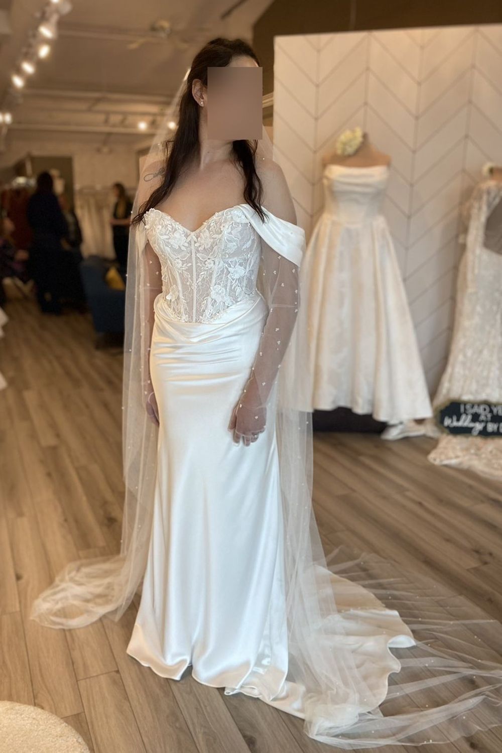 Never Worn Essense of Australia D4303 Wedding Dress