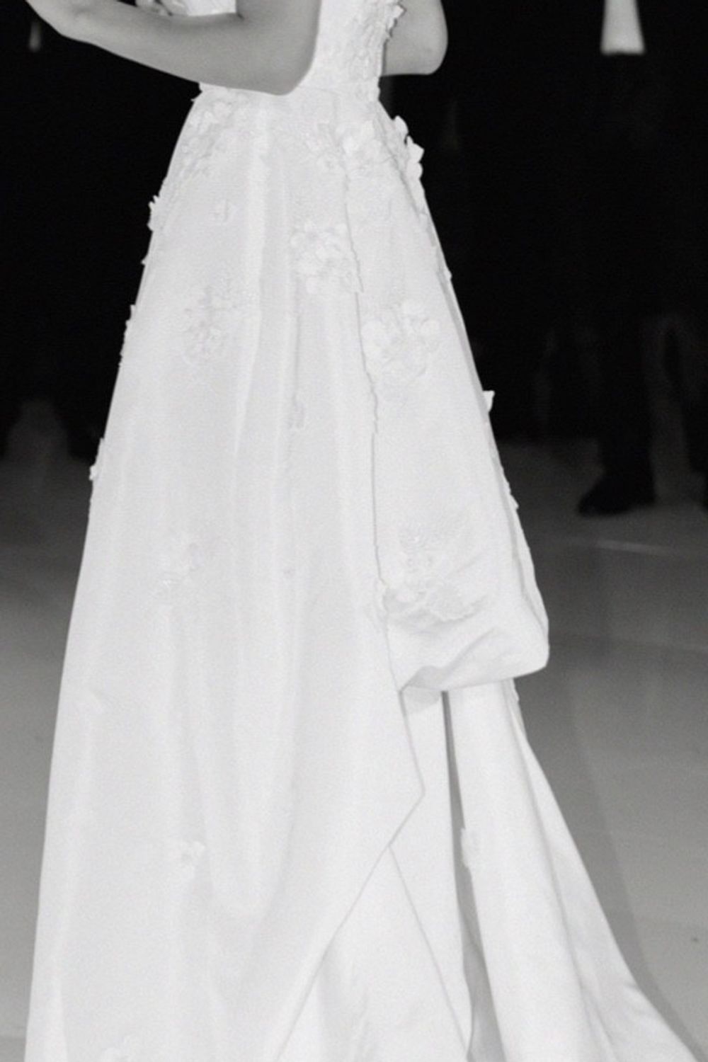 Oscar de la Renta Embroidered Gown 3