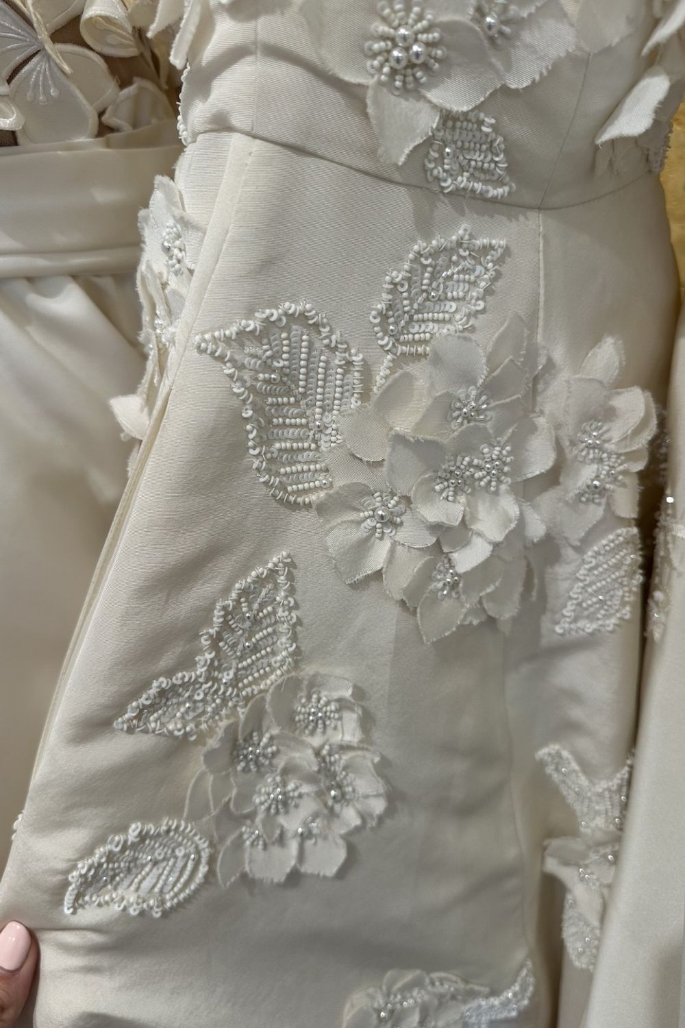 Oscar de la Renta Embroidered Gown 5