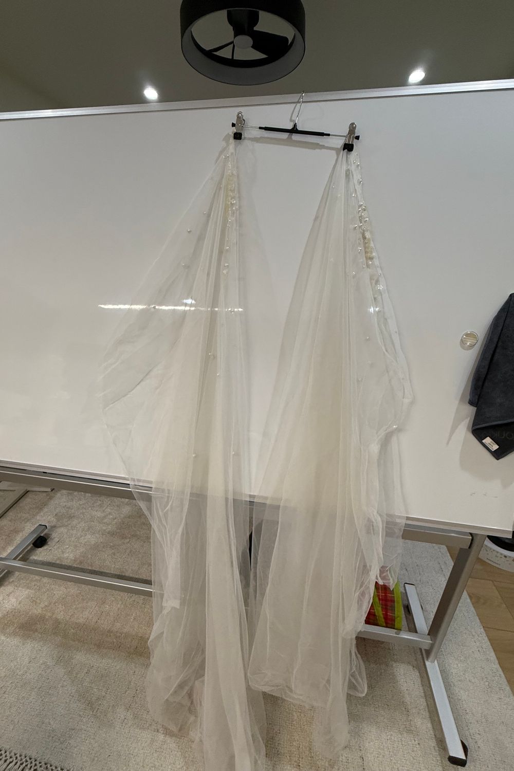 Lee Petra Grebenau Margot W/CAPE 8