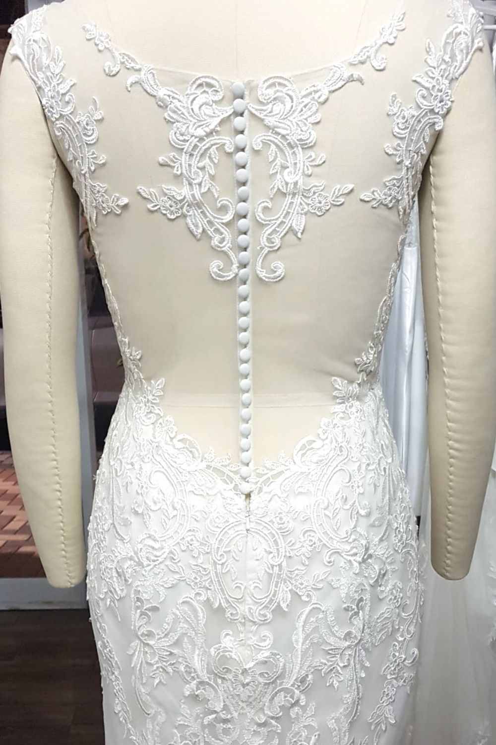 Eti Brener Timeless Ivory lace Elegance Size 6 6