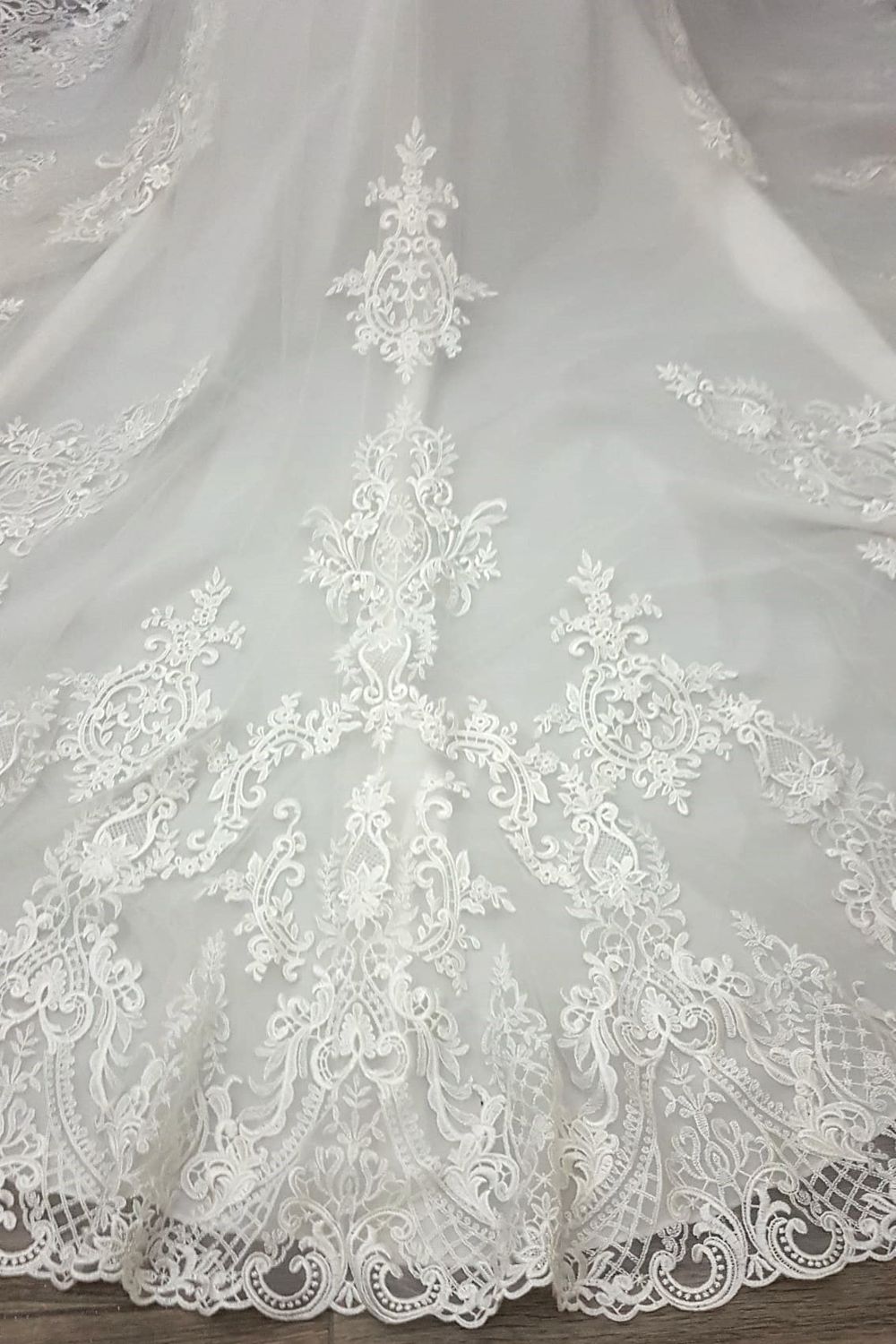 Eti Brener Timeless Ivory lace Elegance Size 6 9