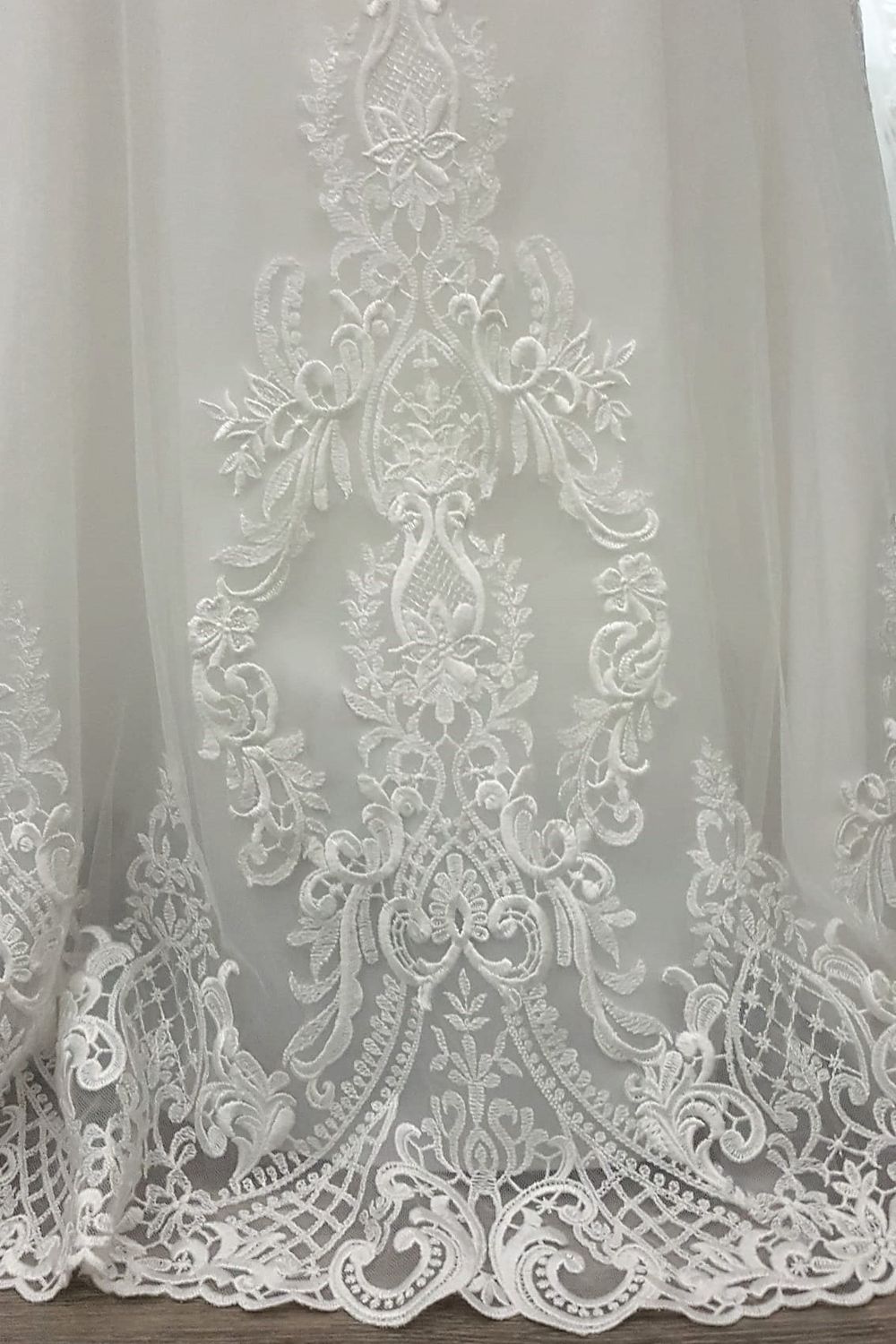 Eti Brener Timeless Ivory lace Elegance Size 6 8