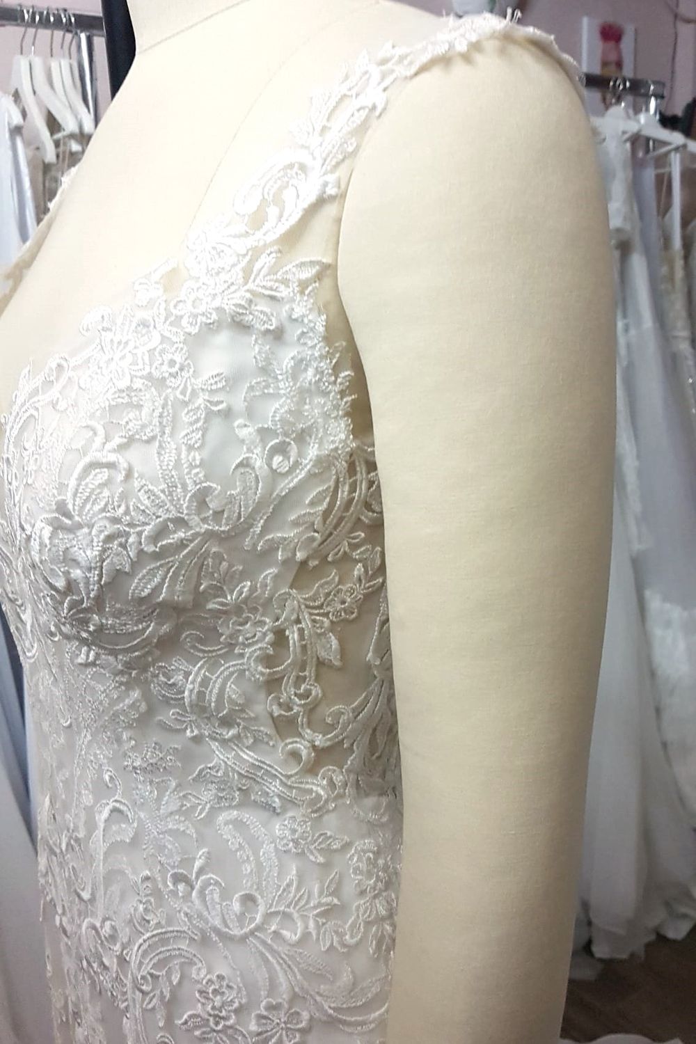 Eti Brener Timeless Ivory lace Elegance Size 4 2