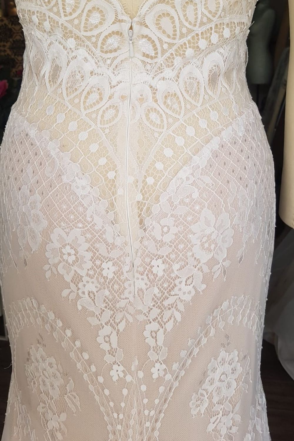 Eti Brener Geometric Floral Lace Mermaid Gown Size 6 4