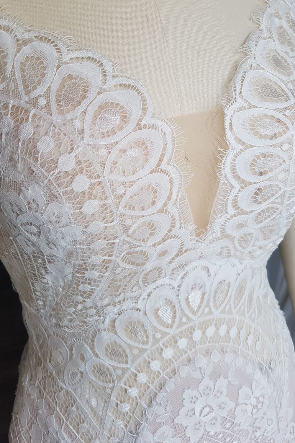 Eti Brener Geometric Floral Lace Mermaid Gown Size 6 5