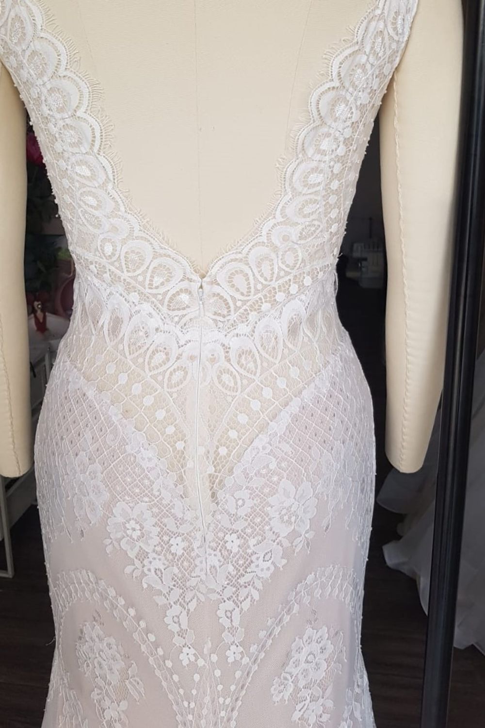 Eti Brener Geometric Floral Lace Mermaid Gown Size 4 7