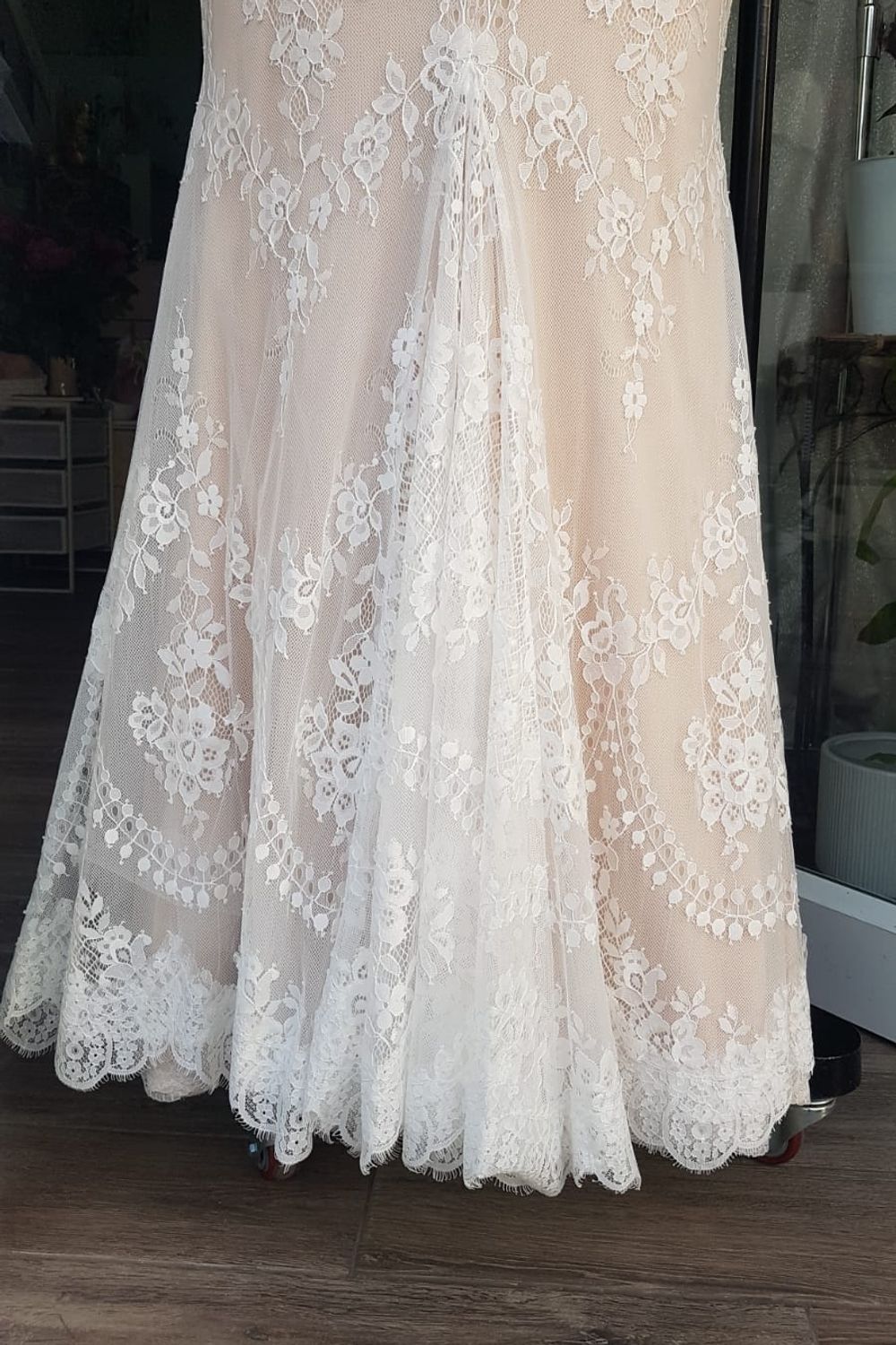 Eti Brener Geometric Floral Lace Mermaid Gown Size 4 8