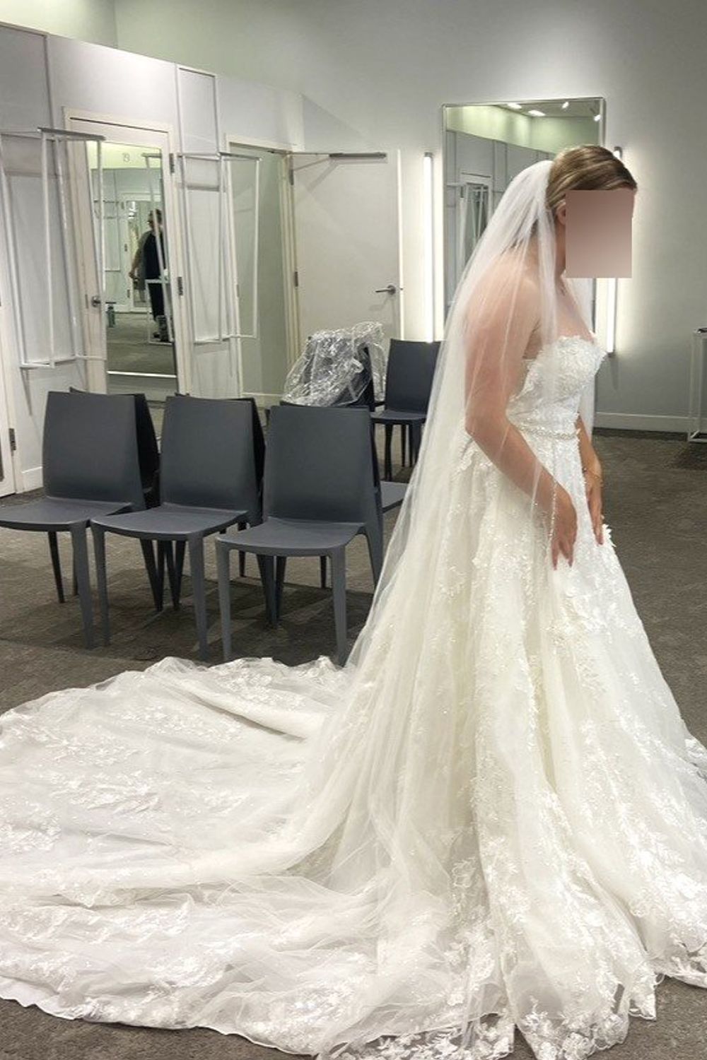 Oleg Cassini CWG958 with Veil 9