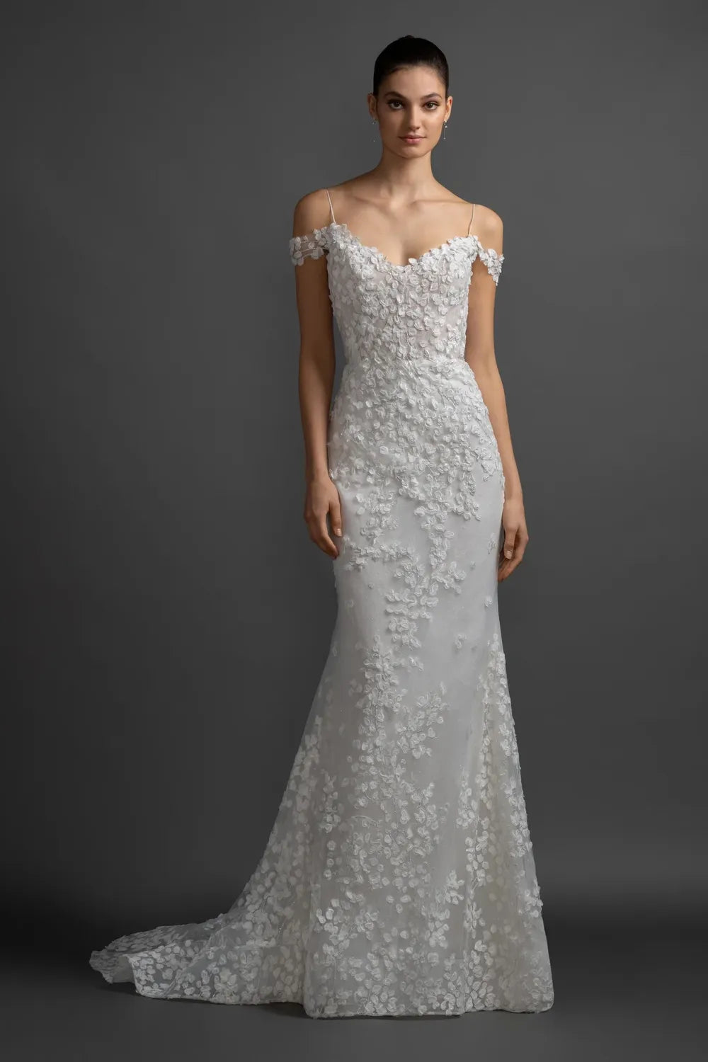 Lazaro Olivia with Veil 0