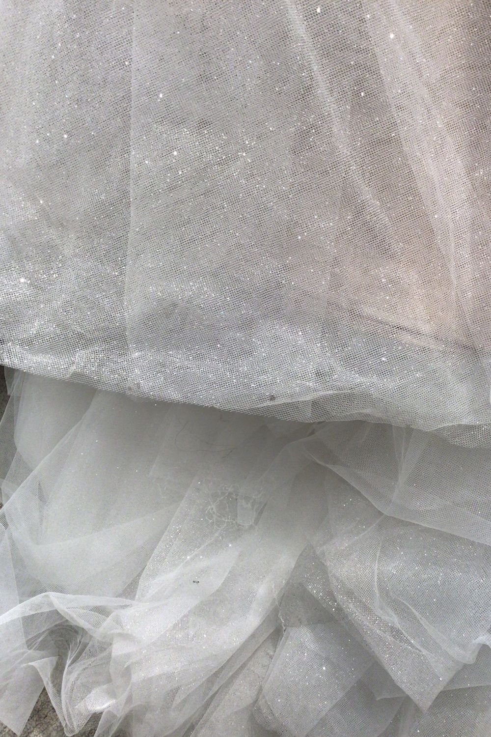 Essense of Australia D4148 with Veil 10