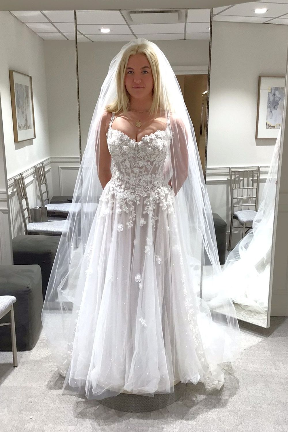 Essense of Australia D4148 with Veil 2