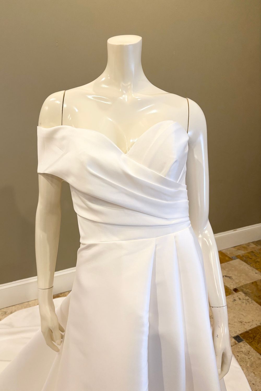 Essense of Australia D3570 2