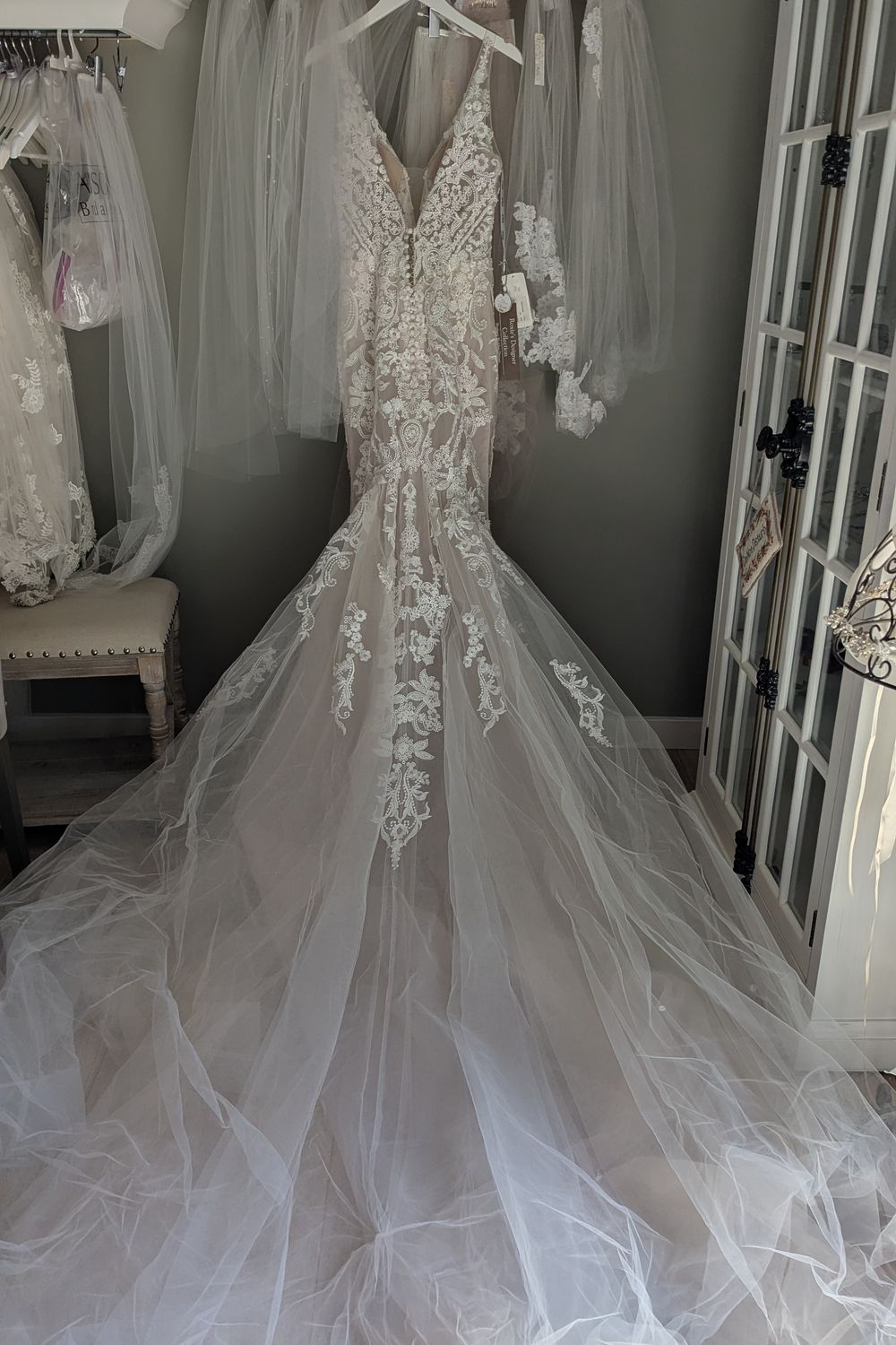 Enzoani Olinda 8