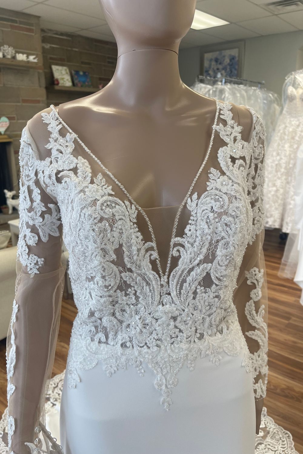 Pronovias ERANDI long sleeves  5