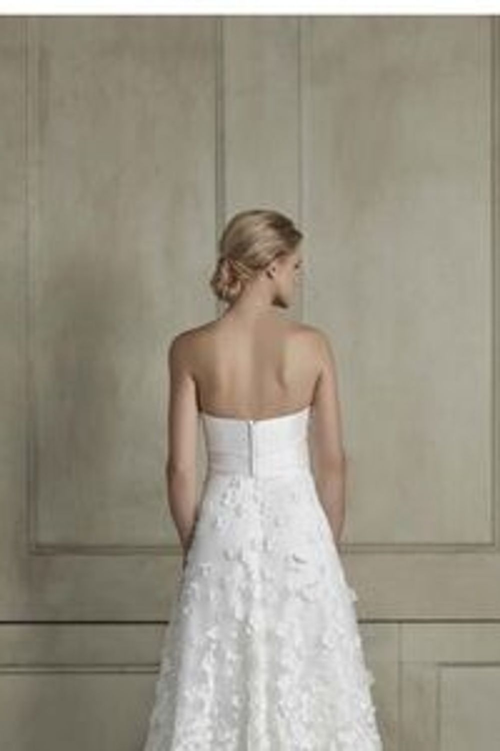 Sareh Nouri Elegant White Floral Appliqué Wedding Dress 4
