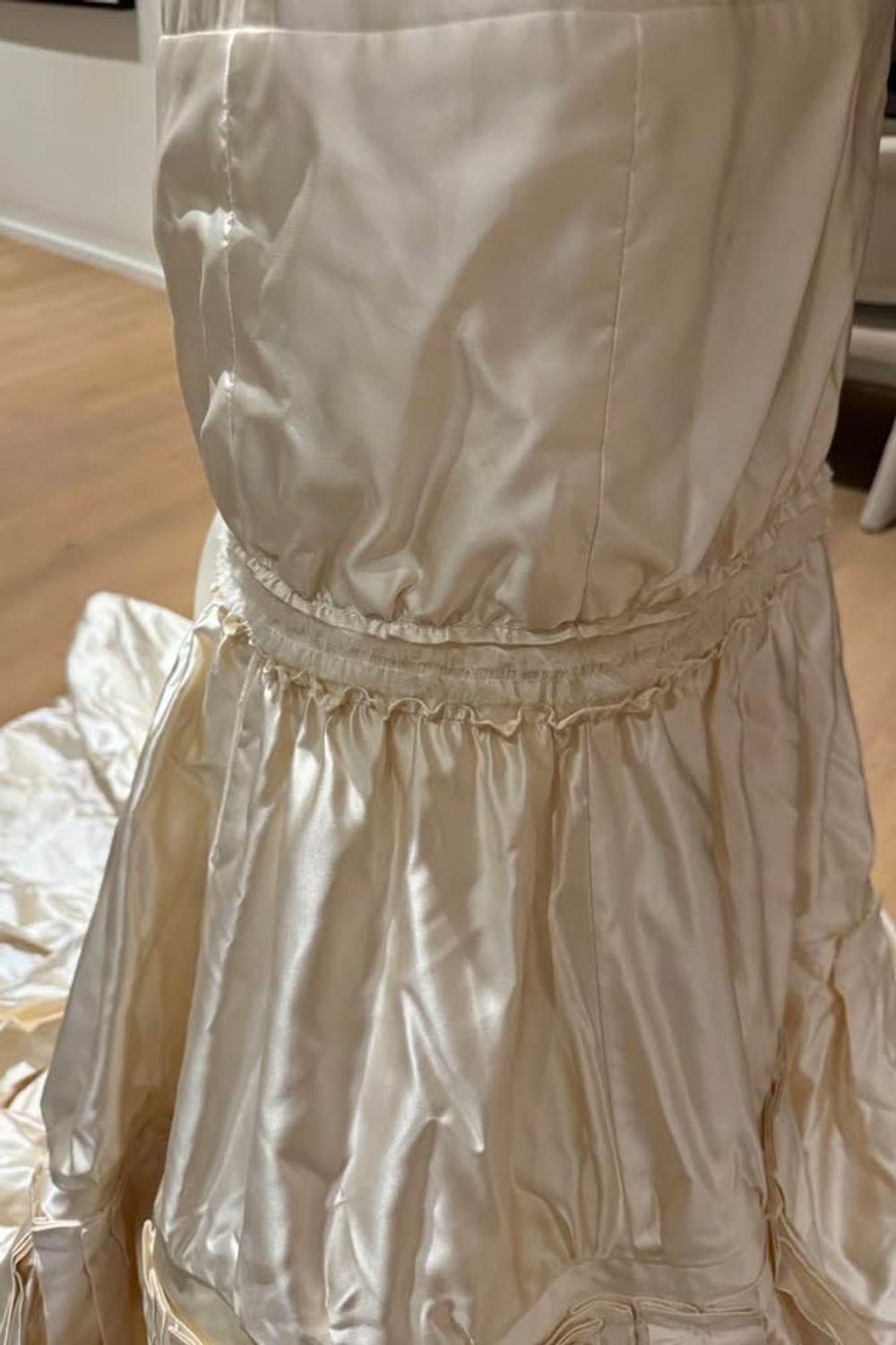 Vera Wang Bettina 6