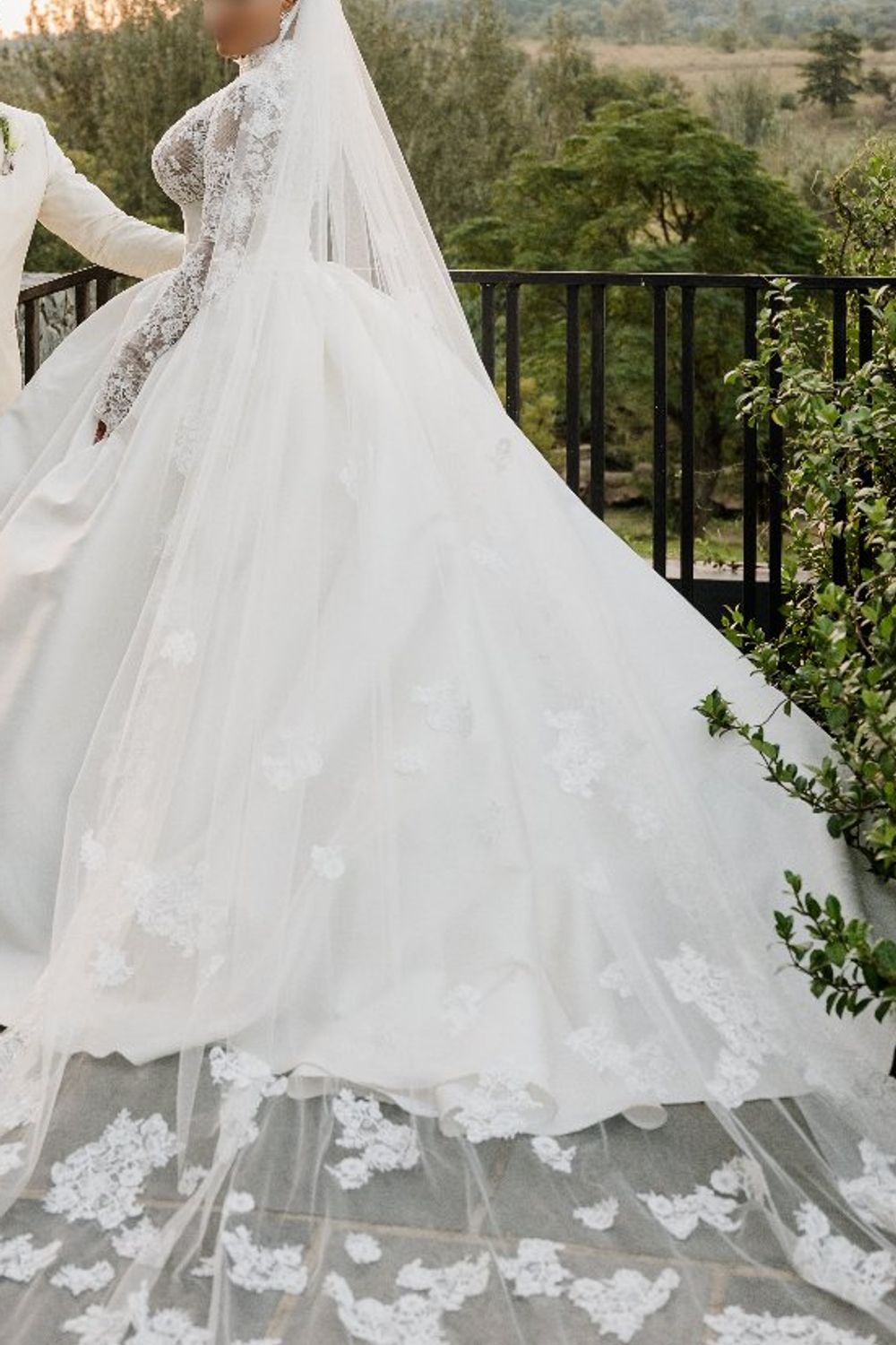 Nicole + Felicia NF088 0