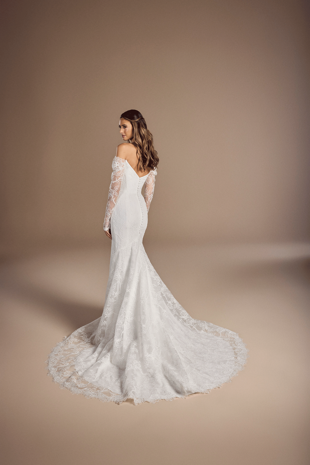Sample Suzanne Neville Stravinsky Wedding Dress Sample Suzanne Neville Stravinsky Wedding Dress
