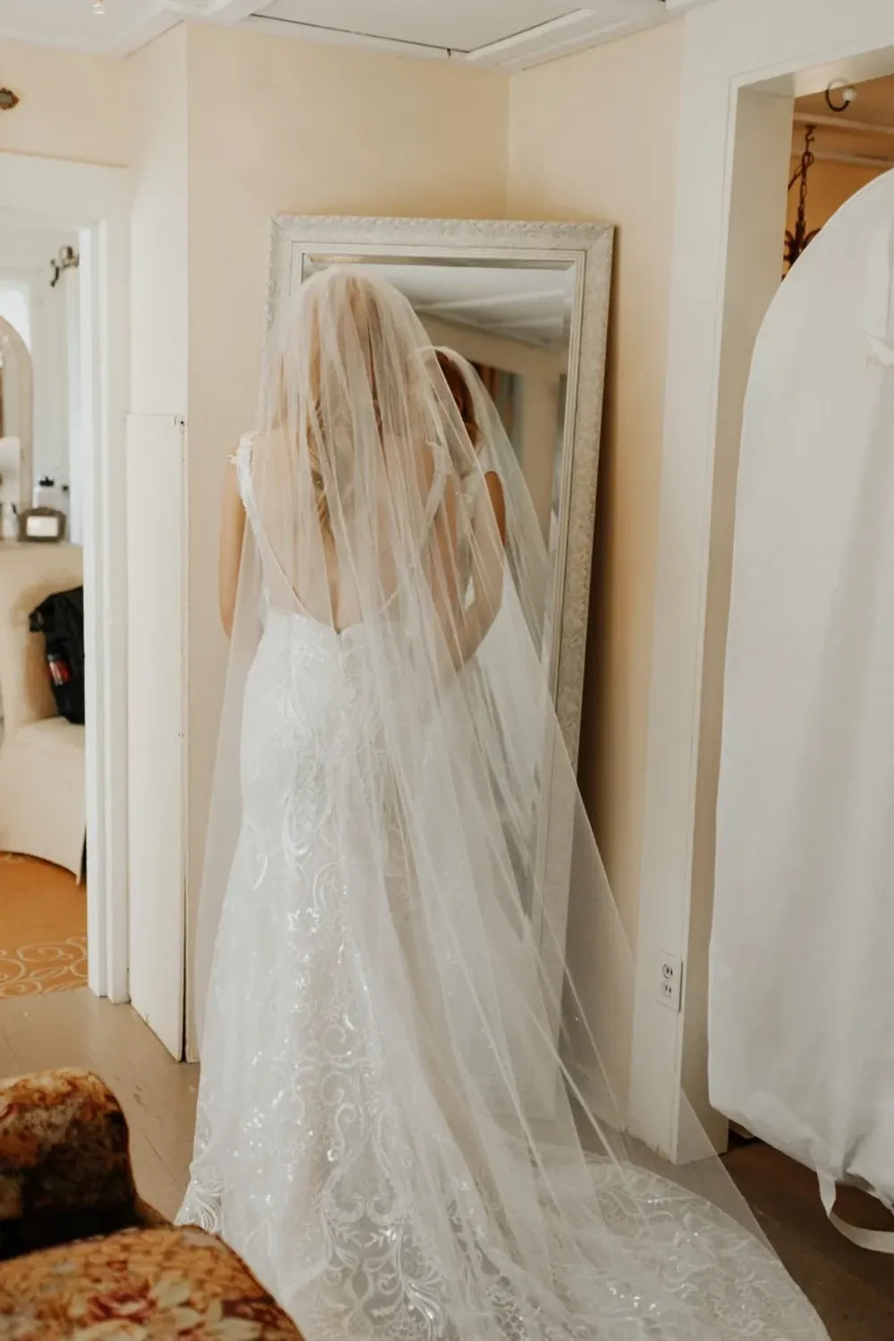 Used Pronovias White Lace Mermaid Gown with Veil Wedding Dress