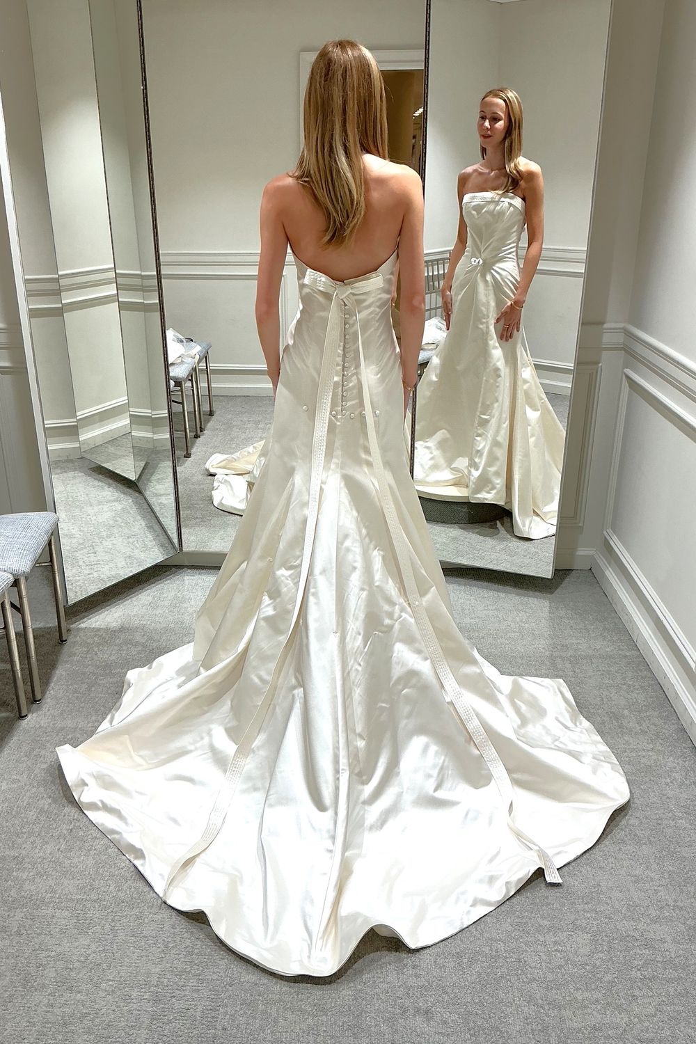 Monique Lhuillier Trumpet Dress with Veil and Gloves 1