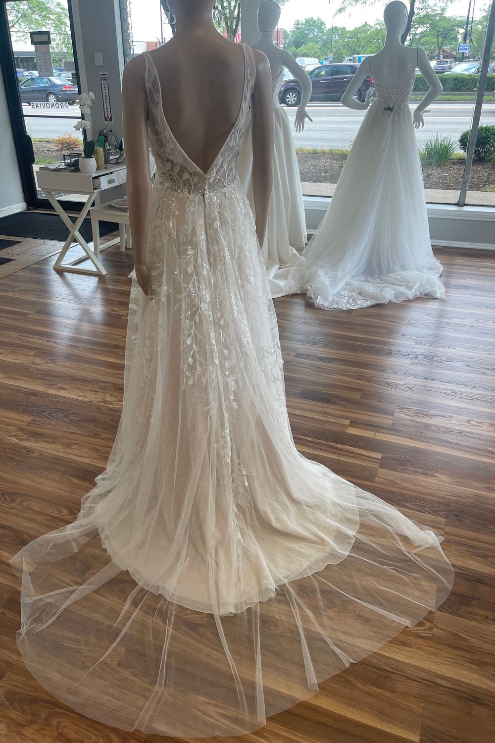 Pronovias Elara 9